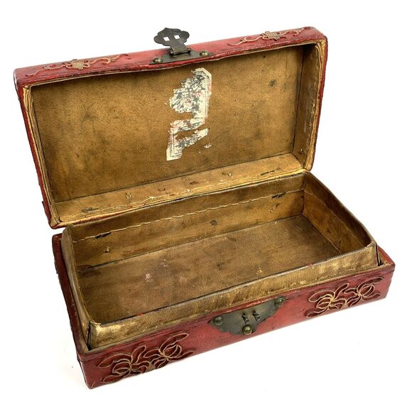 Antique 19th Century Handmade Leather Red Chinese Box Lacquered gold gilt symbol - Picture 8 of 16
